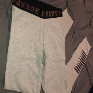 SAVAGE X FENTY LEGGINGS🖤